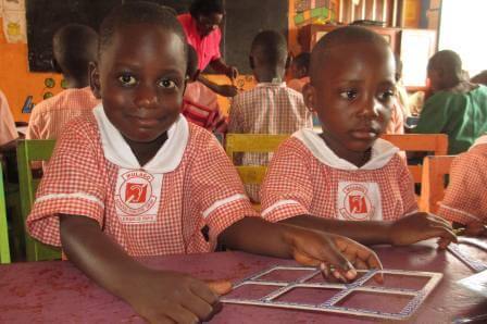 Uganda-classroom-children